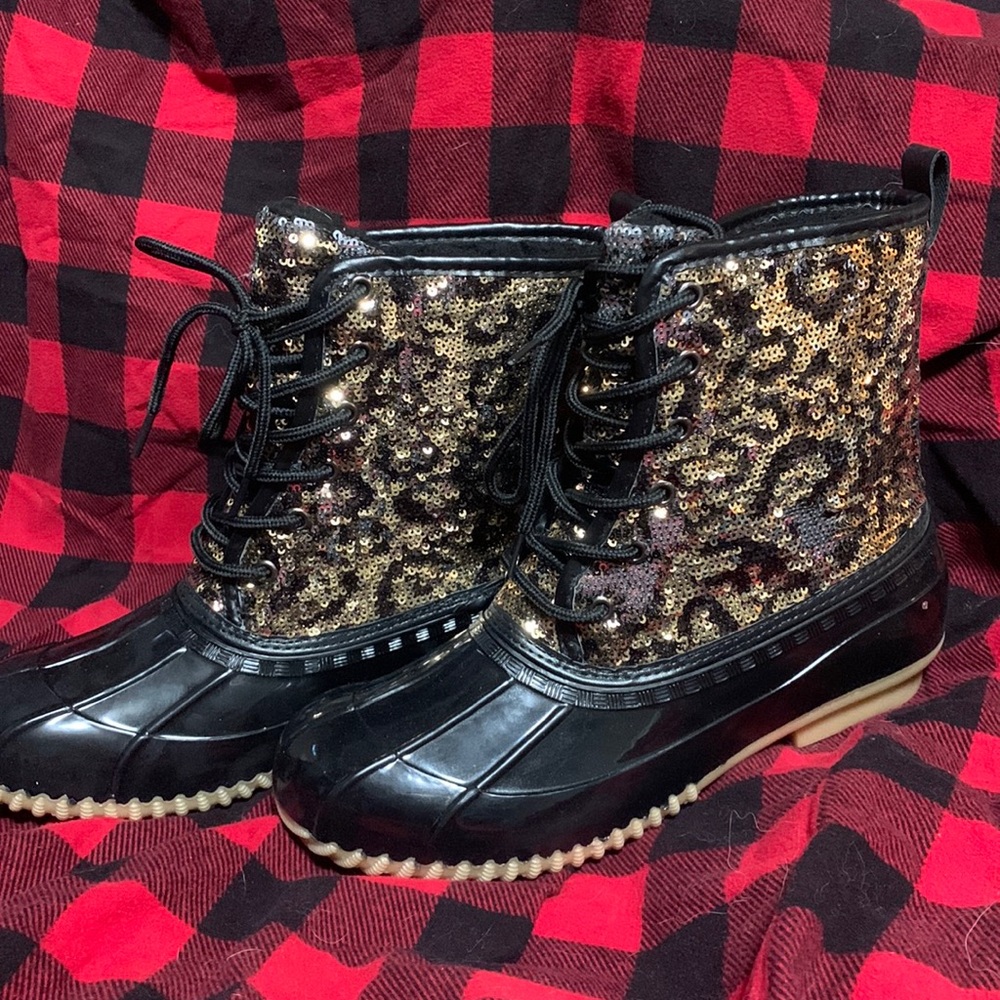 🥾 BRAND NEW 🥾 Olivia Miller Sequin leopard boots